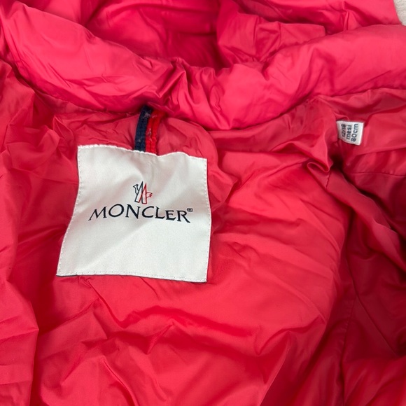 Girls in a very good condition jacket 12-18 month girls with fur hood - Picture 4 of 5